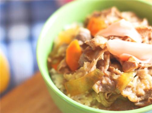 老婆做的爱心午餐发朋友圈,上班族自制便当一周不重样