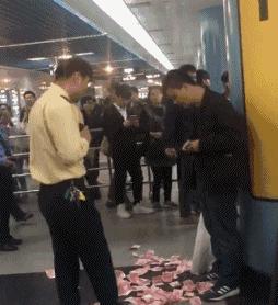 搞笑gif你们这些城里人太会玩了,搞笑gif逗比的世界你永远理解不了