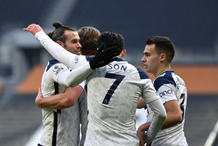 英超热刺2018赛季孙兴慜被踩,2020年贝尔重返热刺孙兴慜凯恩