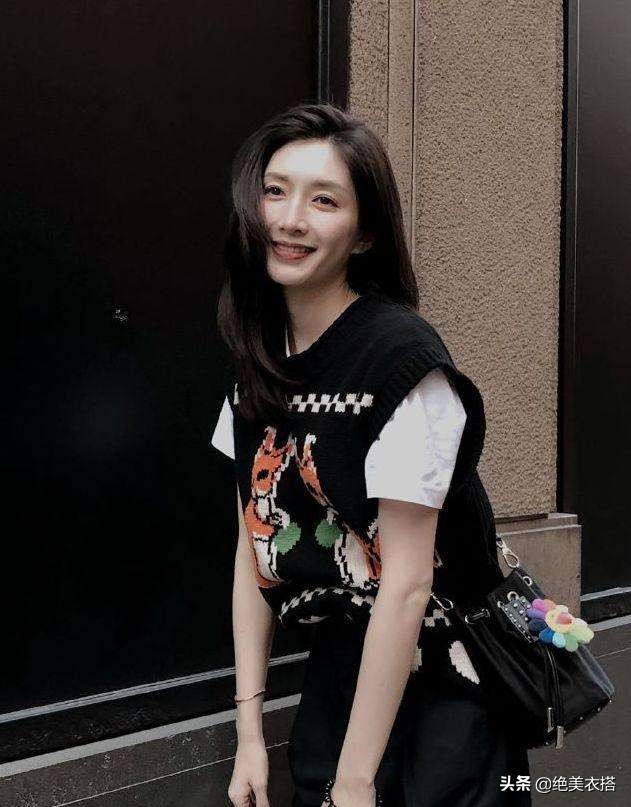 今年的时尚款马甲,今年秋爆款马甲