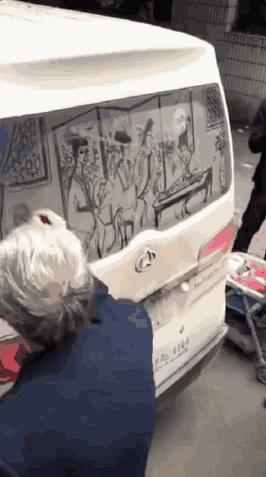 玩得了魔方，穿得了潮服，这届中国老人有多硬核？