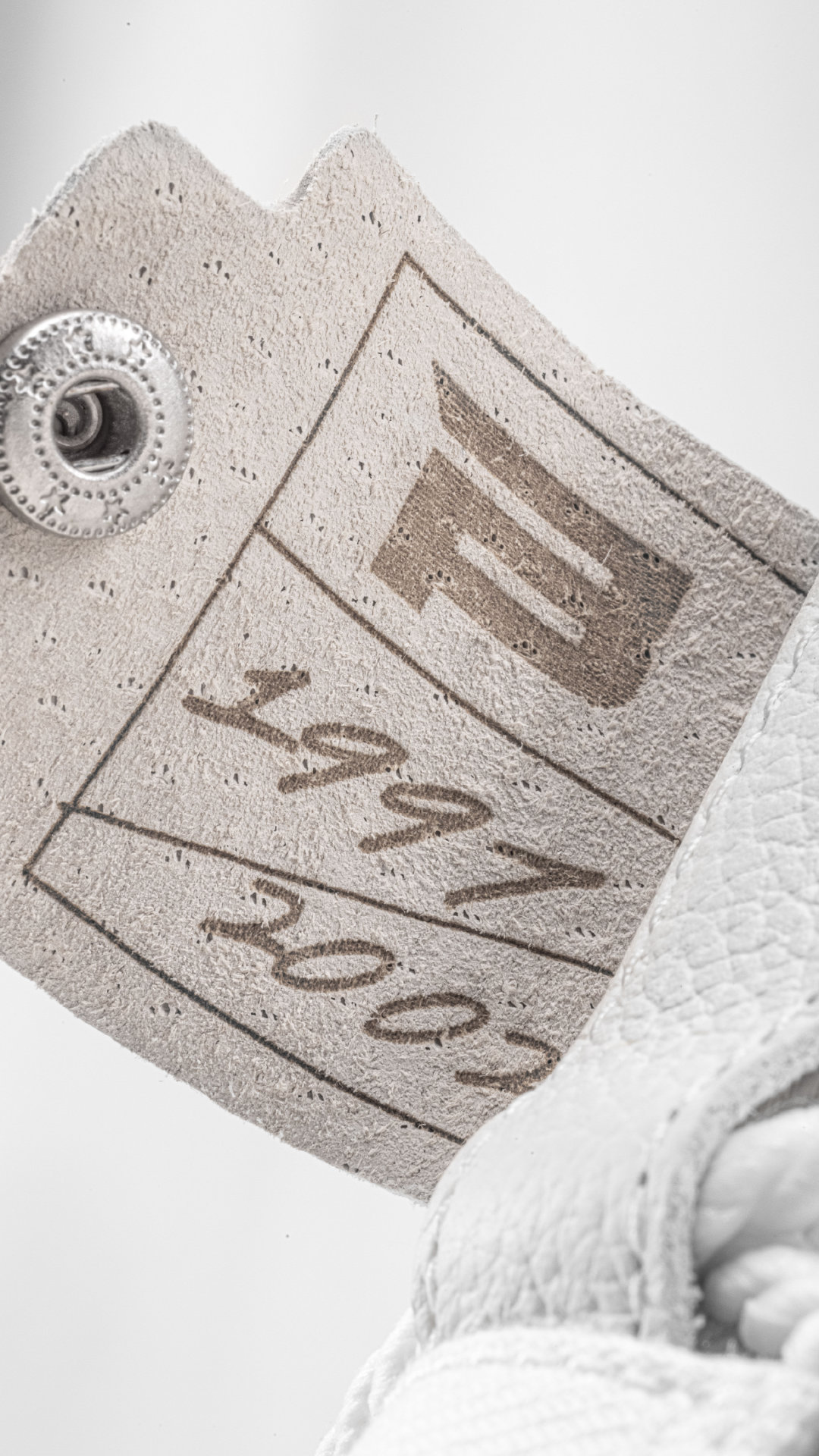 安踏新出的篮球鞋绿白搭配,2019安踏新霸道鞋