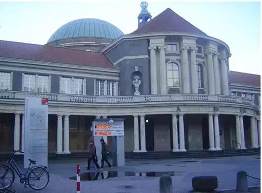 闀滃ご涓嬬殑寰峰啗,鍟嗗懆涓撴爮