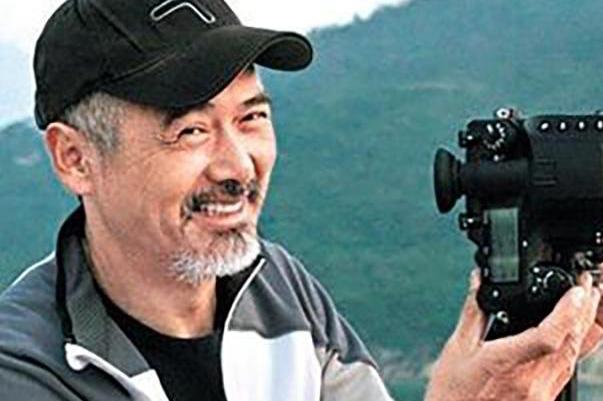 买二手衣服回家补、一张椅子用18年，这8位明星，有钱也没乱花