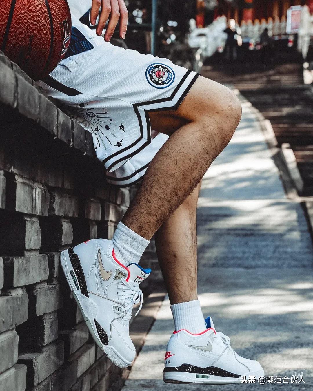 阔别球场,阔别球场很久