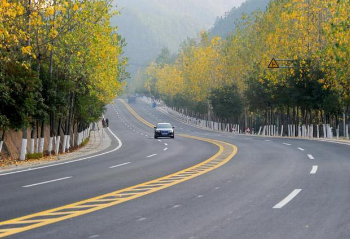 长途开车走高速国道哪一个更划算,开车走高速划算还是不走高速划算