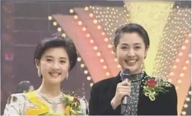 综艺大观谁主持过,综艺大观第一期主持人