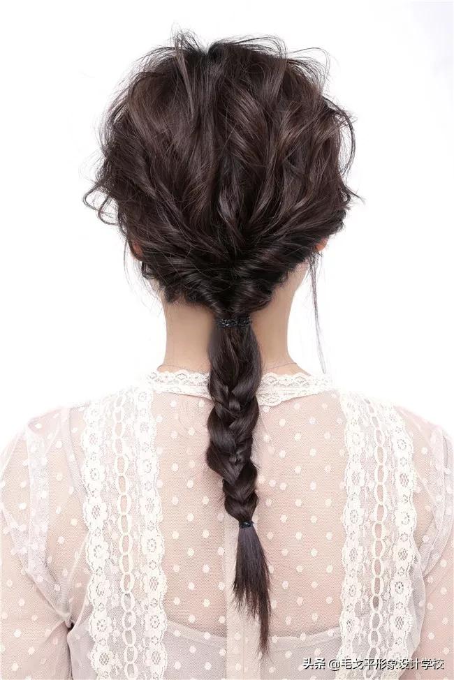 新娘日系纹理盘发教程,30秒搞定的气质盘发