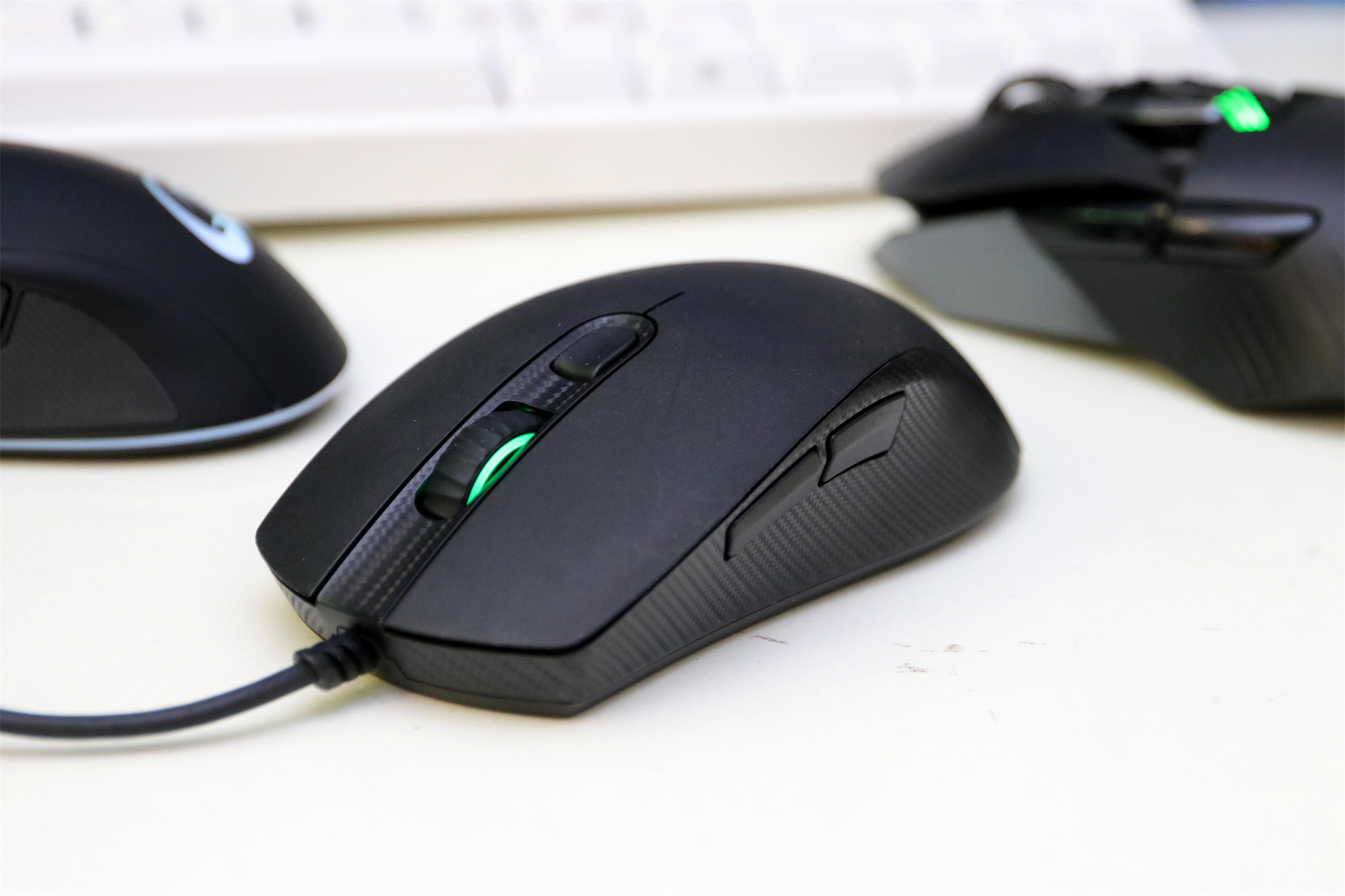 轻量化鼠标性价比推荐,200到300无线轻量化鼠标