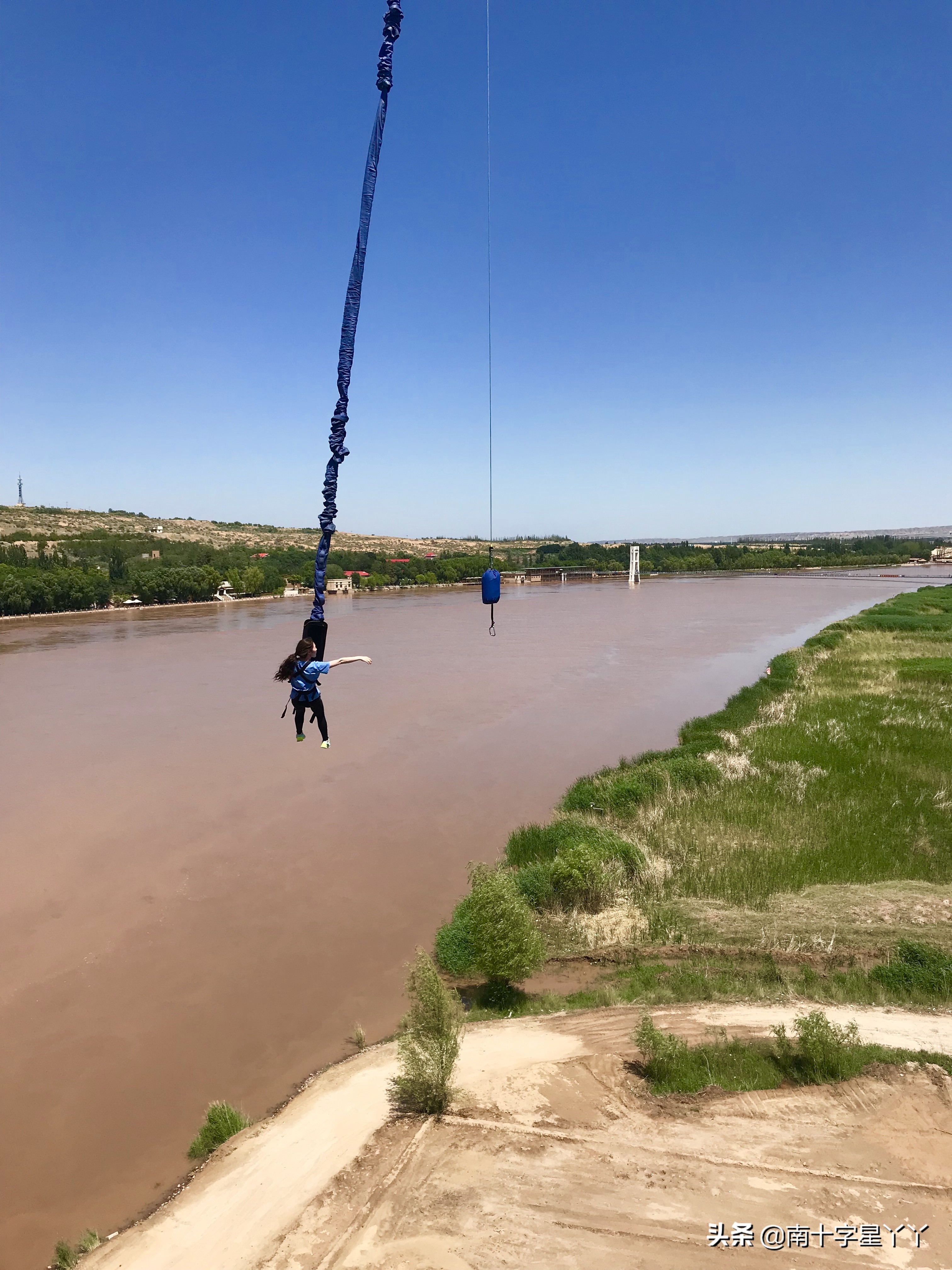 宁夏沙坡头沙漠美景,沙坡头沙漠区和黄河区