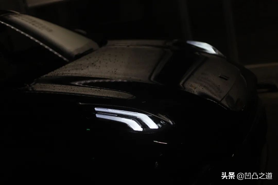 你去长沙文和友打卡，尼依格罗看云，我却在地库欣赏对立美学