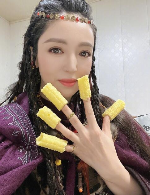 42岁董璇晒照露腰秀好身材,董璇晒健身照图文