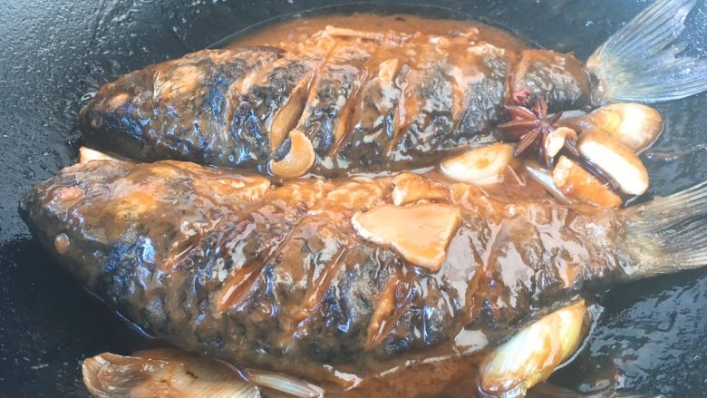 煎鱼入味又不破皮的诀窍,学会这六招煎鱼不掉皮好吃