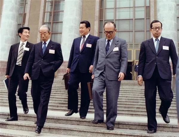 日本律师徽章logo,日本律师徽章什么意思