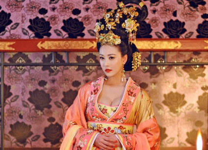 春色满园关不住，一枝红杏出墙来帝王们的烦心事：咋又出轨了呢