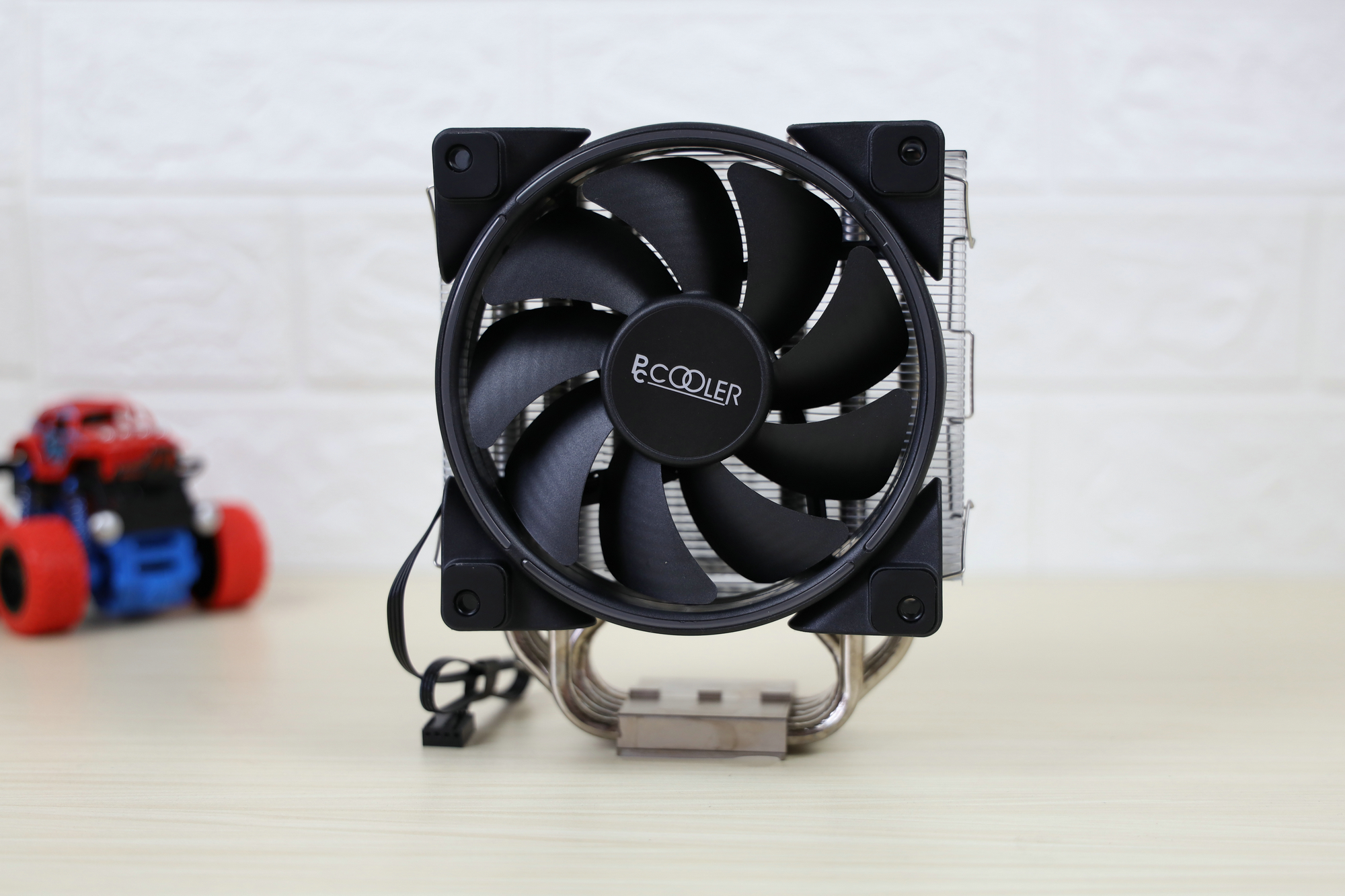 超频三东海风云gi-r66u怎么样,超频三东海r4000装机效果