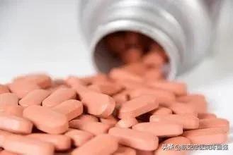 三叉神经痛牙疼症状为什么不消失,牙疼拔了后还疼是三叉神经疼吗