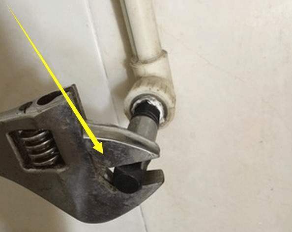 水龙头拧断在管子里了怎么办,水龙头拧断在墙壁怎么办