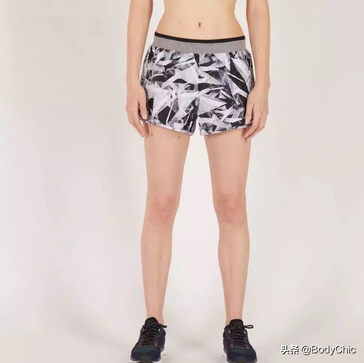 要过年了，晒晒自己在淘宝买的无用品！