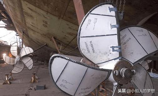 船舶螺旋桨的速度为什么不能太快,螺旋桨是怎么推动船舶前进的