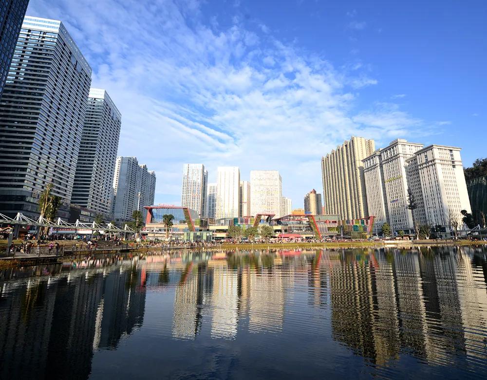 贵阳白宫，亚洲第一大盘，住在这里是什么体验？