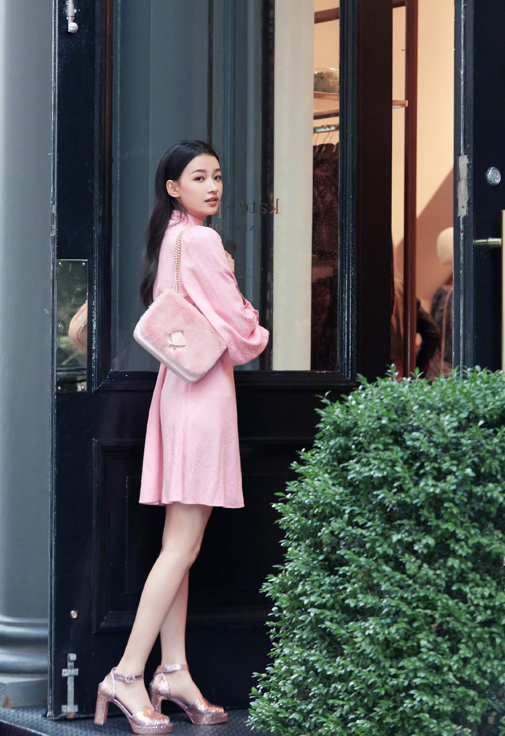 孙怡粉色连衣裙,孙怡穿粉色裙子