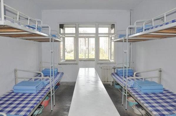 学校床选上铺还是下铺,大一新生选床