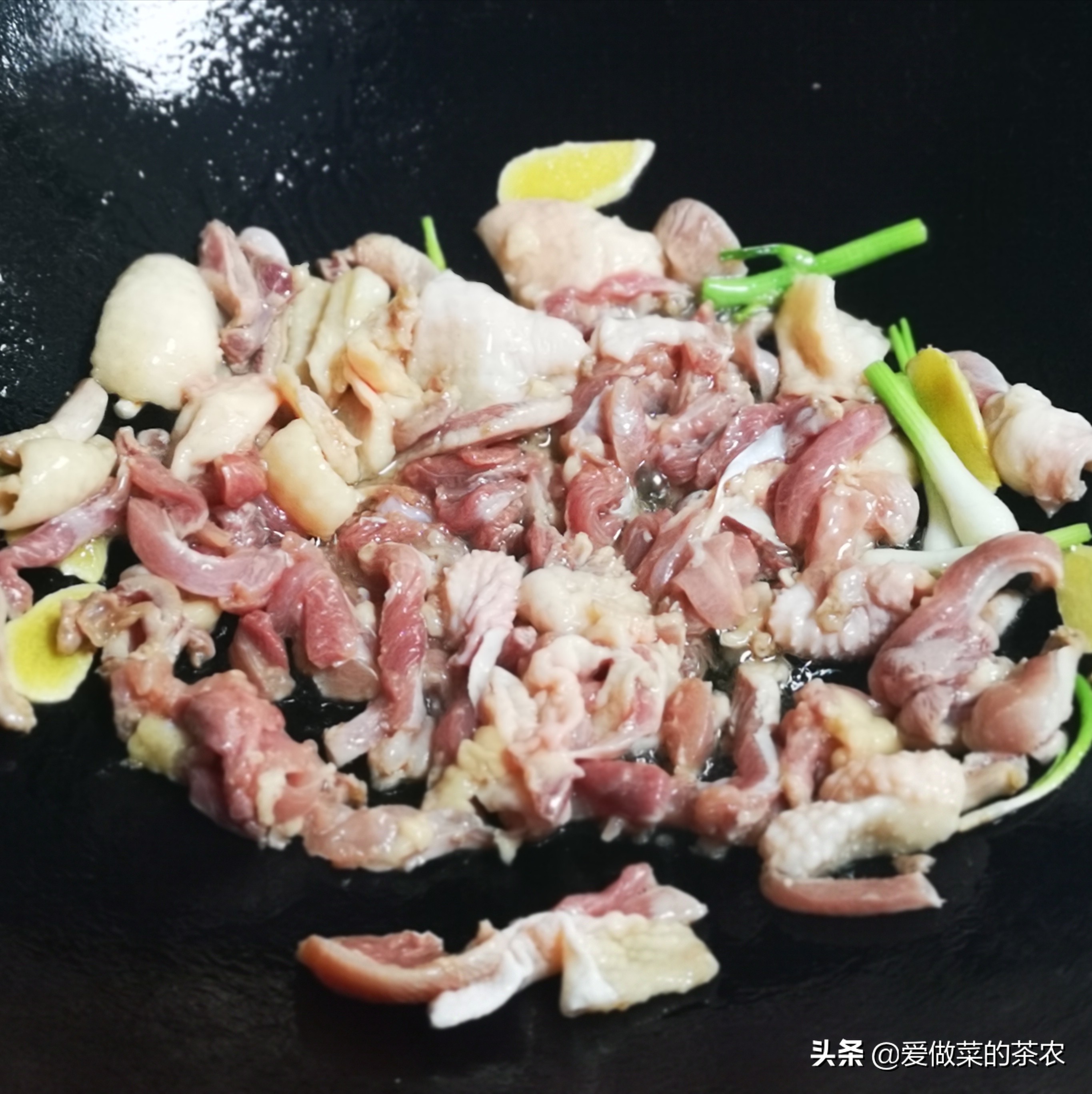 怎么腌鸡肉炒出来又嫩又好吃,怎样腌制鸡肉爽滑不柴好吃又简单