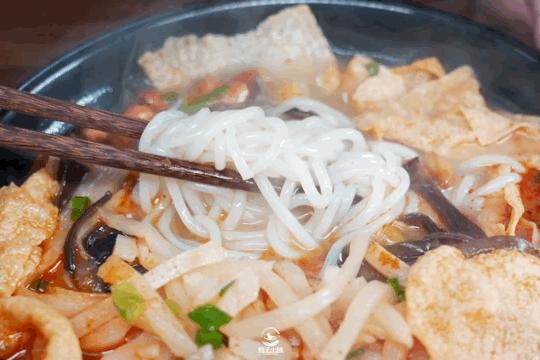 鲜香酸辣螺蛳粉柳州正宗,酸辣鲜香地道柳州螺蛳粉青春版