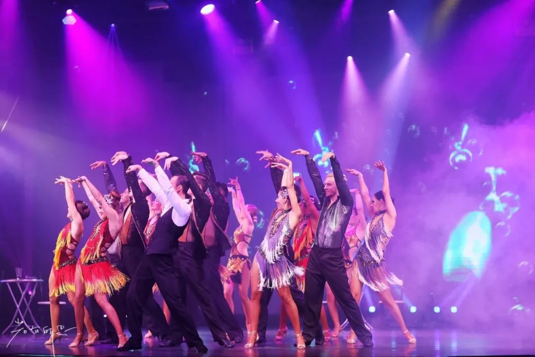 带着父母坐游轮到日本旅游,搭上邮轮去带着全家去旅行