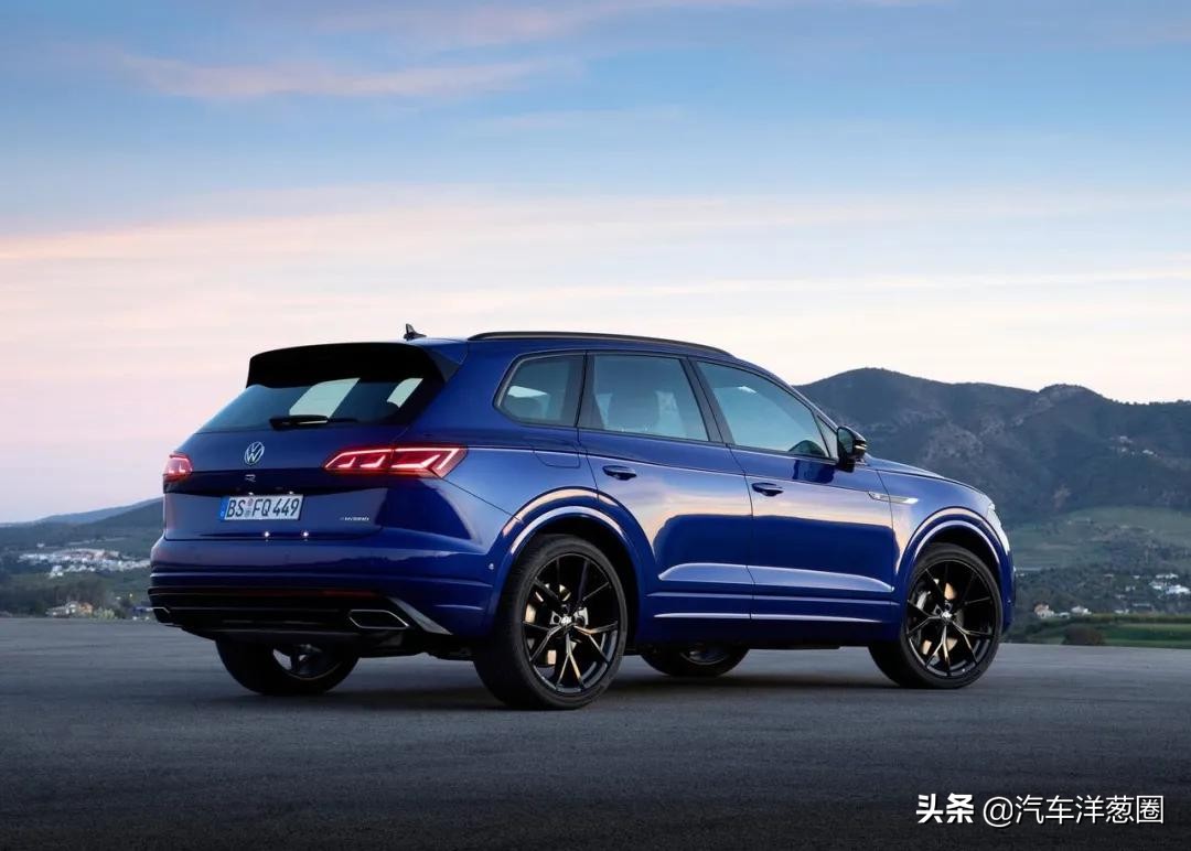 宝马换车标效果图,宝马换标黑logo