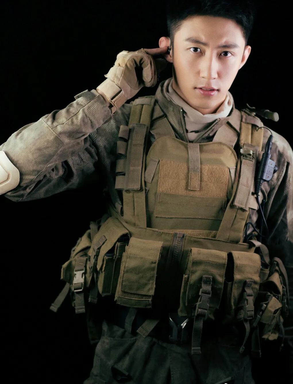 红海行动黄景瑜发布会路透,黄景瑜红海行动时期机场秀