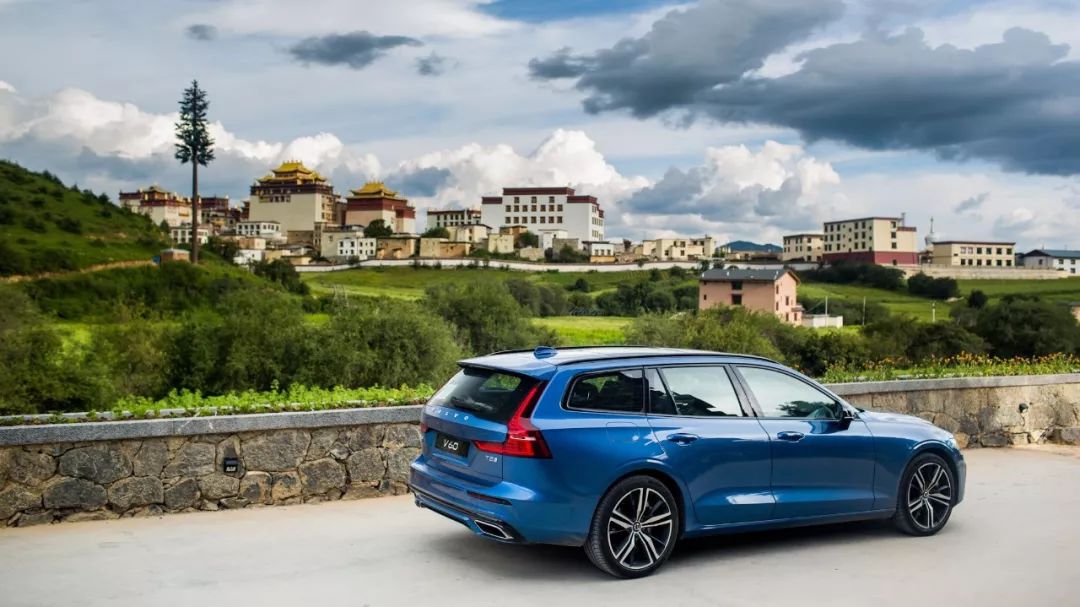 沃尔沃旅行车v60和v90碰撞测试,沃尔沃旅行车v6017年二手车价格
