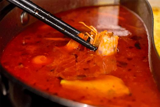 8元/锅!开在W酒店旁边的「泰国皇室料理」,“圣诞锅”涮海鲜