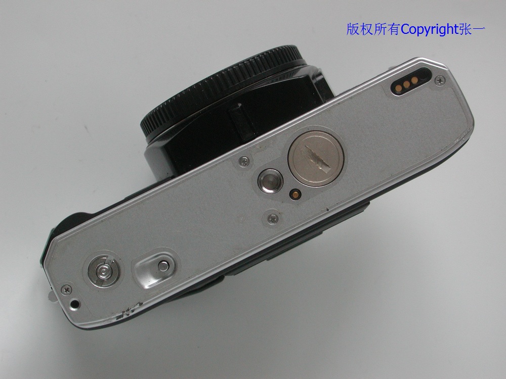 由中国海鸥DF-300贴牌而来的德国RevueDF-300单反照相机！