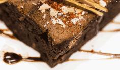 只用香蕉和巧克力做的布朗尼蛋糕,一个简易蛋糕的制作