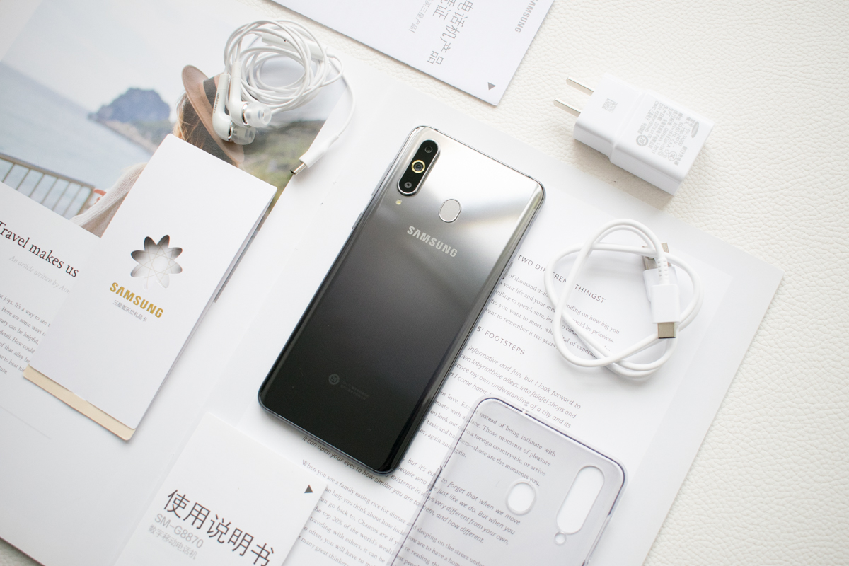 三星挖孔屏新专利曝光,三星挖孔屏测评