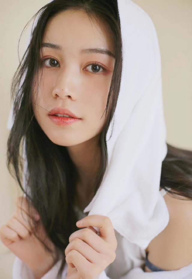 清纯少女写真生活照,居家清纯可爱女生写真图片集