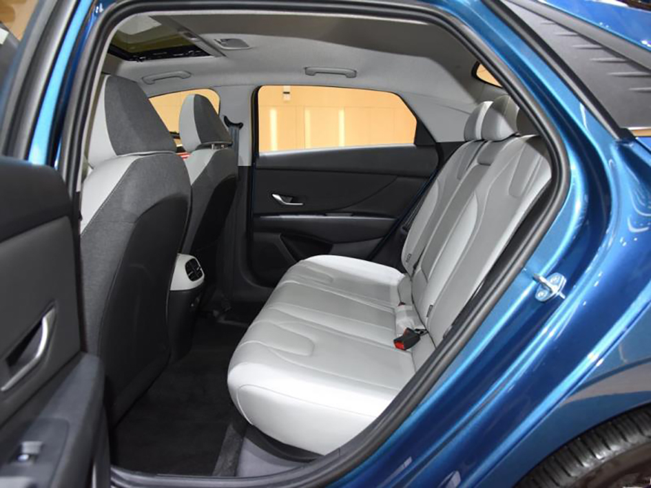 北京现代伊兰特1.5LCVT精英版,伊兰特试驾1.5lcvt变速箱