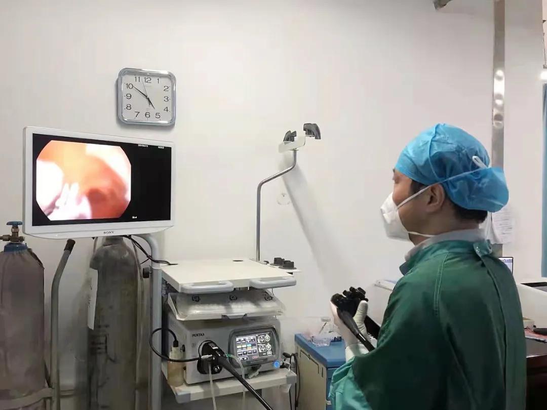 散步可治痔疮,睡前一招治外痔疮