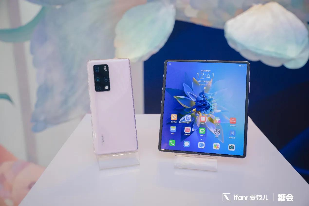 时髦精看过来！这个春天最潮最浪漫的“冰晶粉”来啦