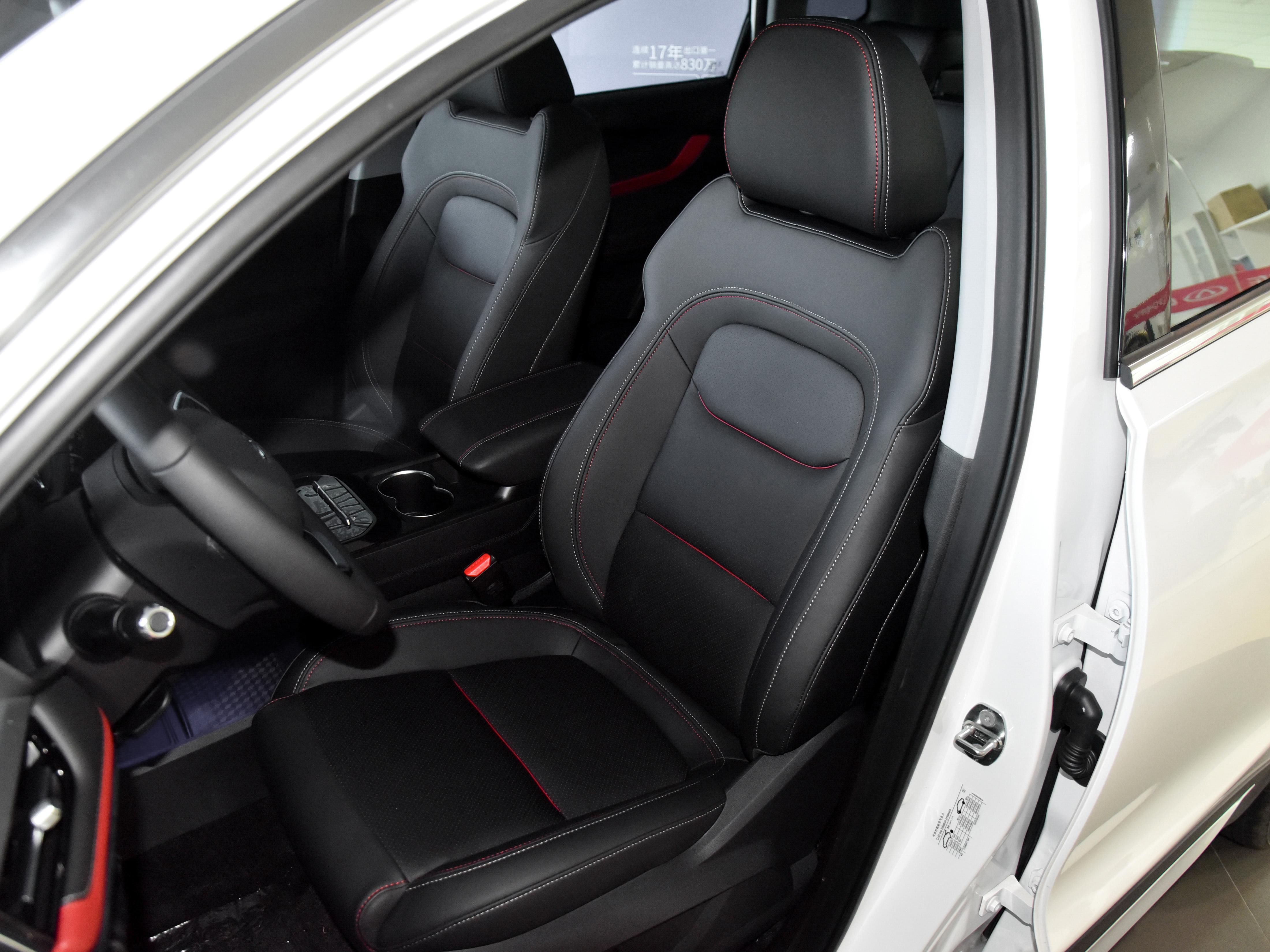 油耗6.8l,新款瑞虎7最新1.5t具体配置