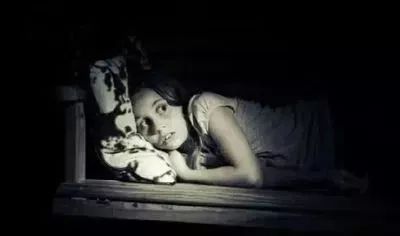 害怕自己睡觉怎么缓解,晚上睡觉很害怕怎样才能不害怕