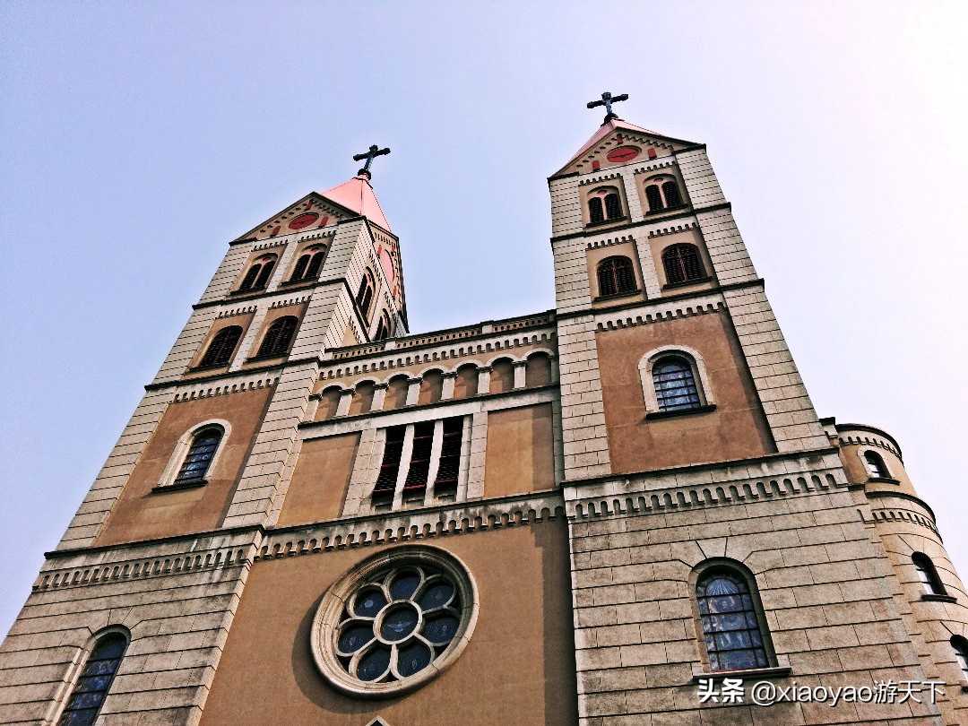 青岛百年德式建筑天主教堂,青岛最有名的天主教堂是哪个地方