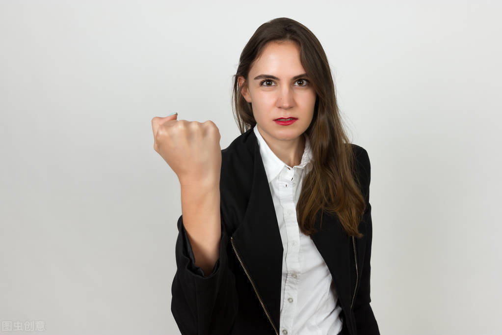 如果你在45岁离婚,没钱没房,净身出户,你该怎么办