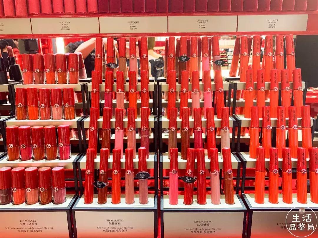 连王嘉尔、郑恺等大牌明星疯狂Pick的阿玛尼快闪店空降魔都