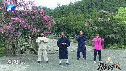 颈椎病肩膀手臂酸痛手指发麻,肩膀疼颈椎病能引起什么症状