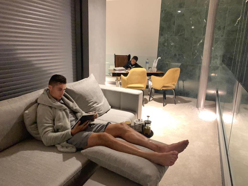 c罗确诊新冠后首次露面,c罗疫情隔离期