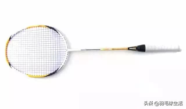 同款羽毛球拍价格差距为何很大,贵的羽毛球好吗