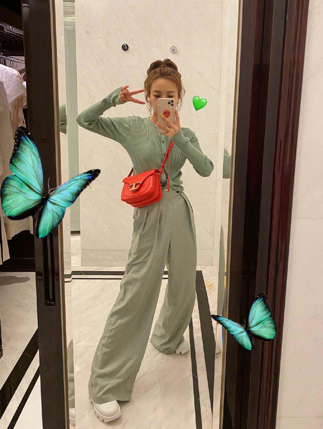 简单利落的颜色和款式搭配,好看的绿色与橙色搭配